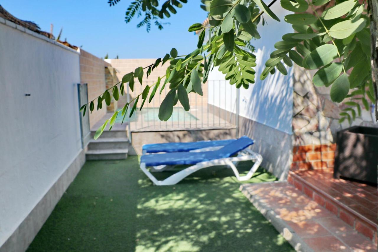 Bungalow La Roa con piscina comunitaria y privada Conil De La Frontera Exterior foto