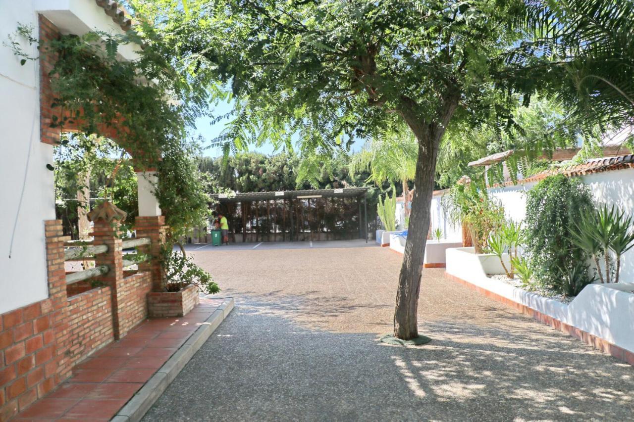 Bungalow La Roa con piscina comunitaria y privada Conil De La Frontera Exterior foto